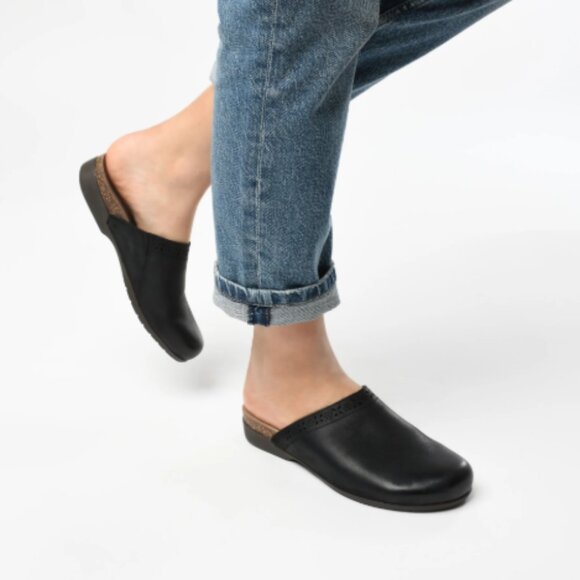 NEW Dansko Robbie Clogs - Nubuck For Women in black 625 4S2 - Picture 2 of 8